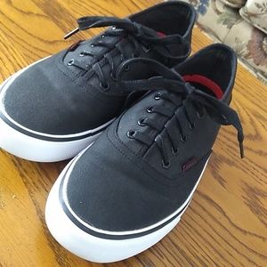 Levi's Comfort shoes - men's 8.5 US black and wht
